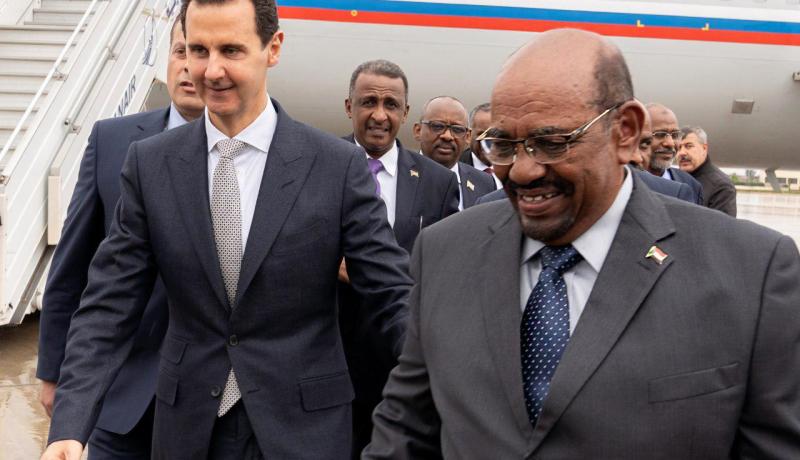 بالصور.. عمر البشير أول رئيس عربي يزور سوريا منذ 2011