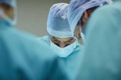 بالصور.. إستخراج عدد كبير من الملاعق والشوك من معدة شاب!