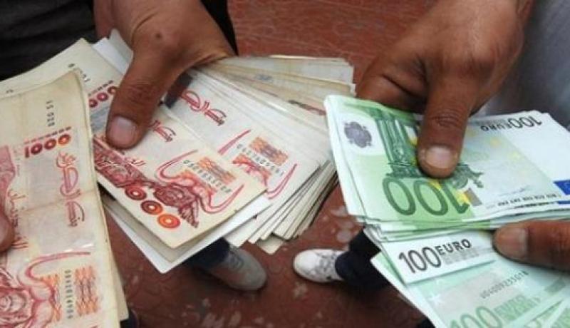عصابة تعتدي على تاجر عملة “الشونج” وتسلبه قرابة 300 مليون وسط مدينة عنابة