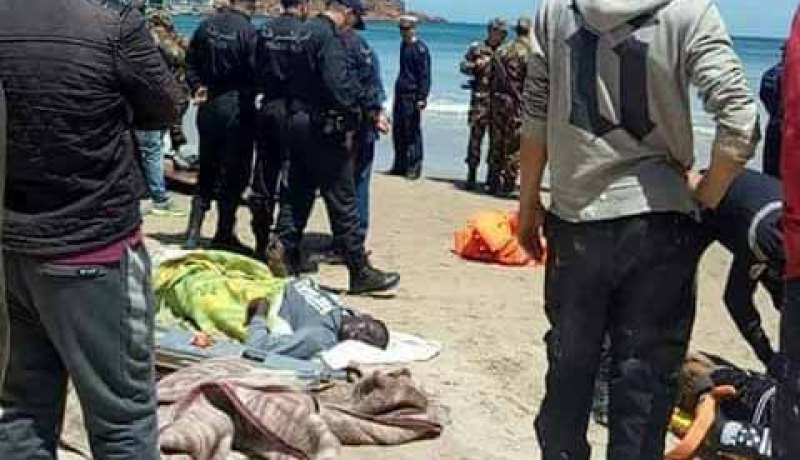 انتشال جثة “حراڨ” أفريقي لفظته أمواج البحر بعين الترك في وهران