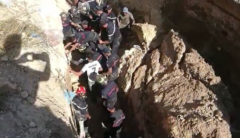 بالفيديو.. انتشال جثة عامل ردمته الأتربة في أشغال حفر بعين تموشنت