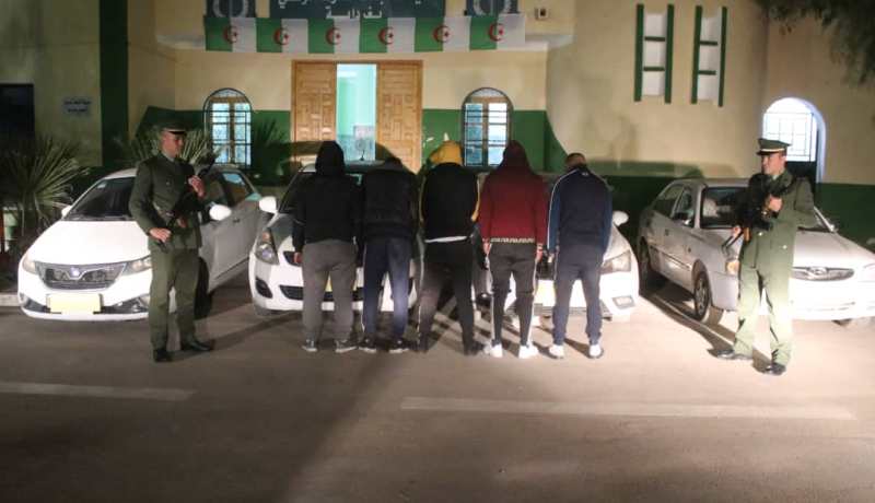 توقيف 5 سائقي أجرة كونوا شبكة لتهريب المهاجرين غير الشرعيين بغرداية