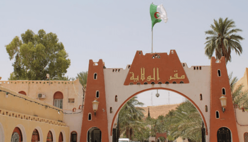 تسليم وإستلام الملفات بين والي غرداية ووالي المنيعة