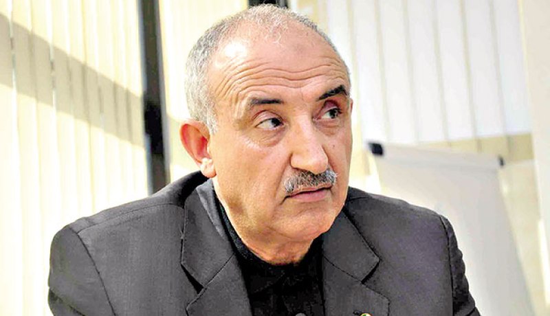 كاتب وناشط سياسي.. القبائل قلب الجزائر واليد في اليد لبناءها
