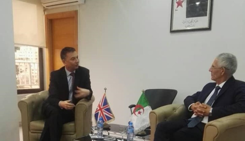 وزير الصناعة والمناجم يستقبل السفير البريطاني باري لوون