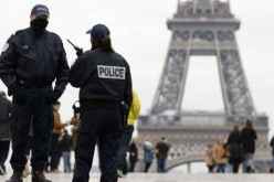إصابة أربعة أشخاص بفرنسا جراء إطلاق النار من قبل ملثمين