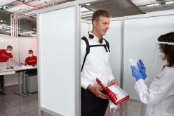 فرنسا تلزم القادمين من دول الإتحاد الأوروبي بإجراء فحص كورونا