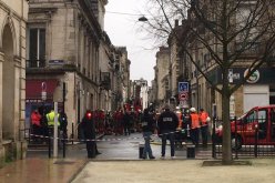 فرنسا: إصابة 3 أشخاص وفقدان آخرين في انفجار مبنى سكني بحي شارترون بمدينة بوردو