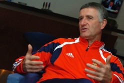 زطشي يفاوض خبير متهم بالعنصرية ضد السود والعرب لتدعيم المديرية الفنية للفاف!