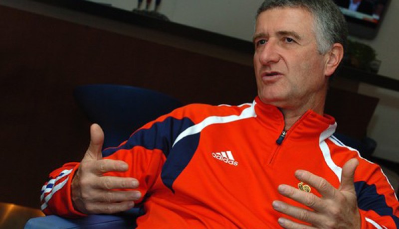 زطشي يفاوض خبير متهم بالعنصرية ضد السود والعرب لتدعيم المديرية الفنية للفاف!