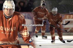 بوتين يلعب الهوكي في الساحة الحمراء بموسكو