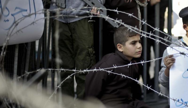 300 طفل فلسطيني معتقل في السّجون الإسرائيلية