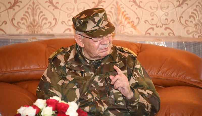 قايد صالح للأحزاب المتآمرة : “اللسان طويل والذراع قصير”!