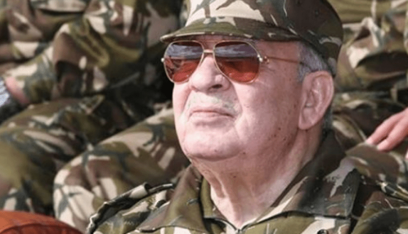 قايد صالح يشرف على تمرين تكتيكي بالذخيرة الحية بالبليدة