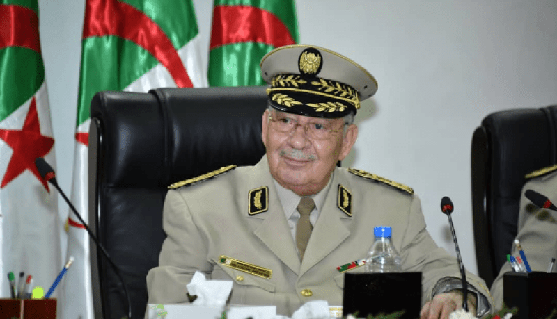 الفريق ڤايد صالح في زيارة عمل إلى الناحية العسكرية السادسة بتمنراست