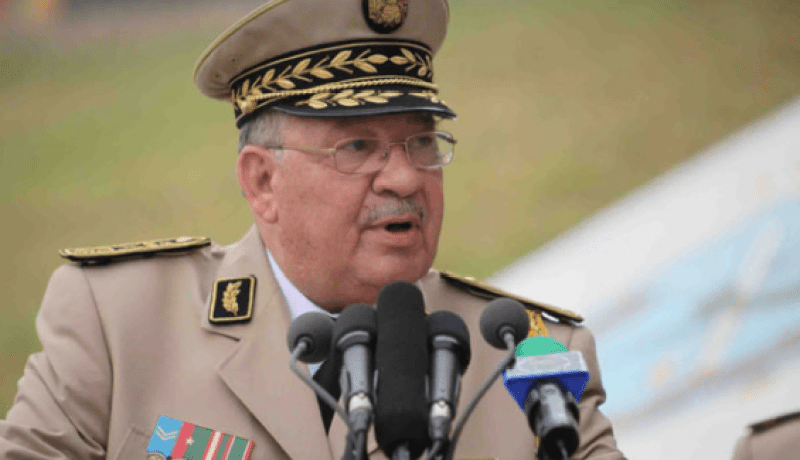 ڨايد صالح يترأس مراسم تقليد الرتب وإسداء الأوسمة غدا الأربعاء