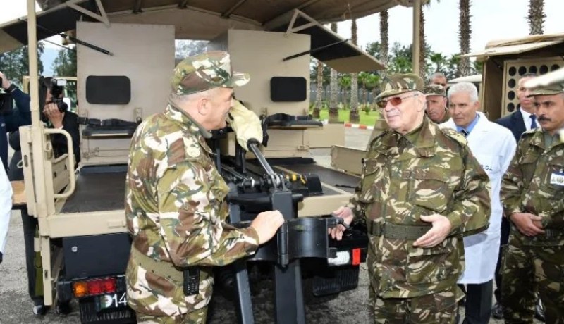 بالصور.. ڤايد صالح يتفقد العتاد والمعدات المطورة في القاعدة المركزية للإمداد بالبليدة