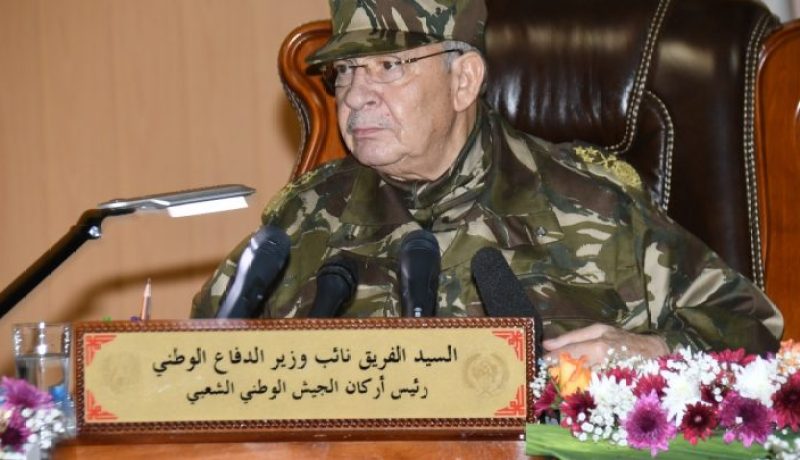 الفريق أحمد ڤايد صالح في زيارة عمل إلى الناحية العسكرية الثانية بوهران