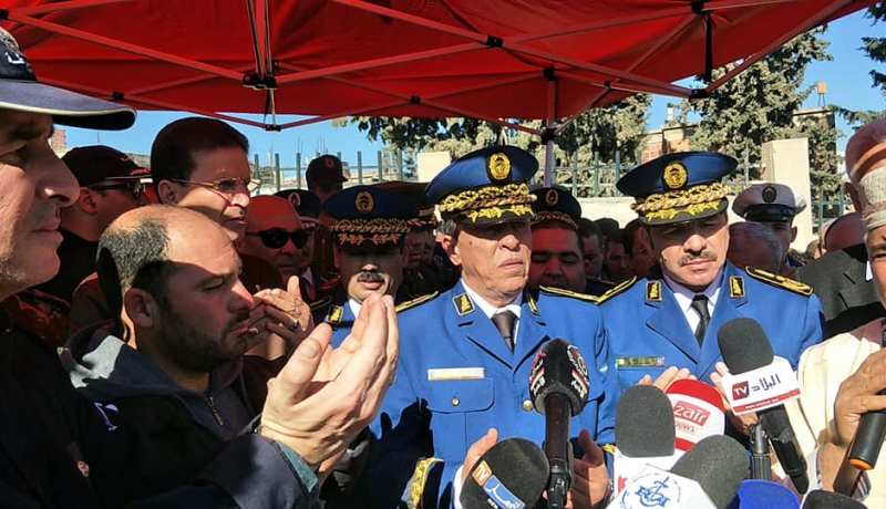 بالصور.. والي قسنطينة يحضر جنازة حافظ الشرطة قلورعبدالحكيم