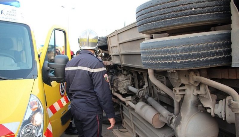 قسنطينة: 10 جرحى في انقلاب حافلة لنقل العمال بحي كوحيل لخضر