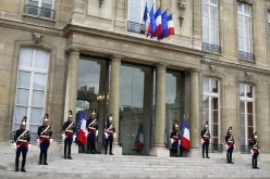  فرنسا تعرب عن تضامنها وتعاطفها مع عائلات ضحايا تحطم الطائرة العسكرية ببوفاريك 