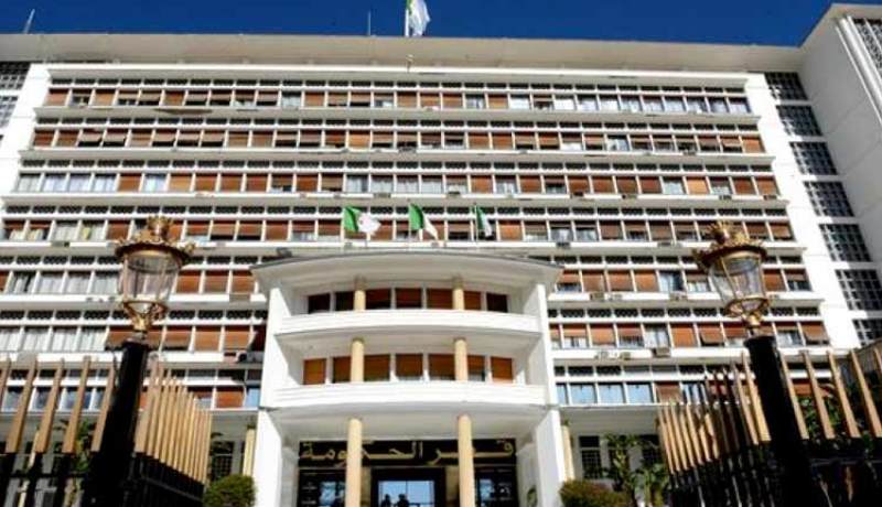 وضع برنامج وطني في مجال الـمنشآت الـمدرسية وتعميم الـمطاعم الـمدرسية