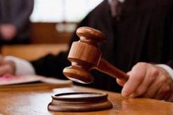 12 طالب جامعي بالبويرة مهددون بالحبس في قضية الإعتداء على عميد كليّة