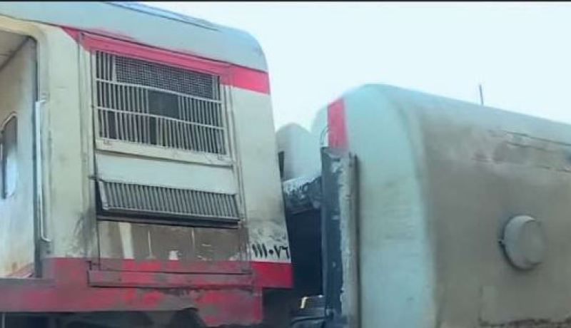 إصابة 13 شخصا بعد خروج قطار عن السكة في مصر