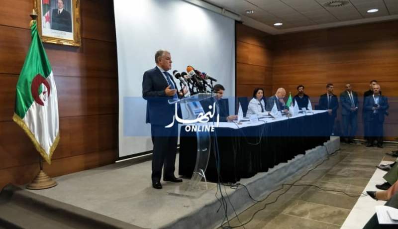 قيطوني: “مناقصة لتركيب 159 ميغاواط لإنتاج الكهرباء عن طريق الطاقة الشمسية”