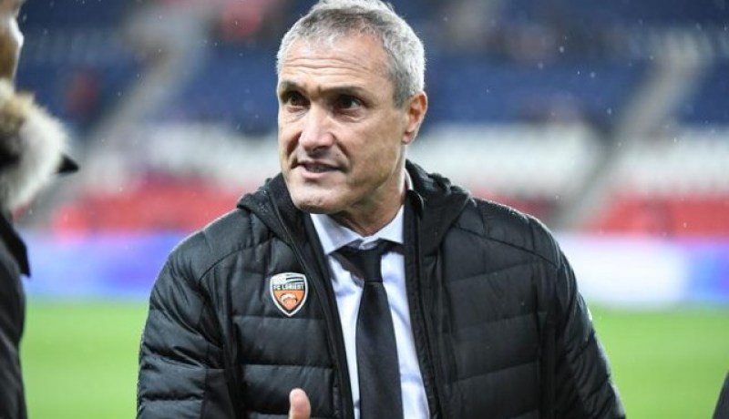 كازوني:” ارضية 5 جويلية أعاقتنا أمام الإفريقي”