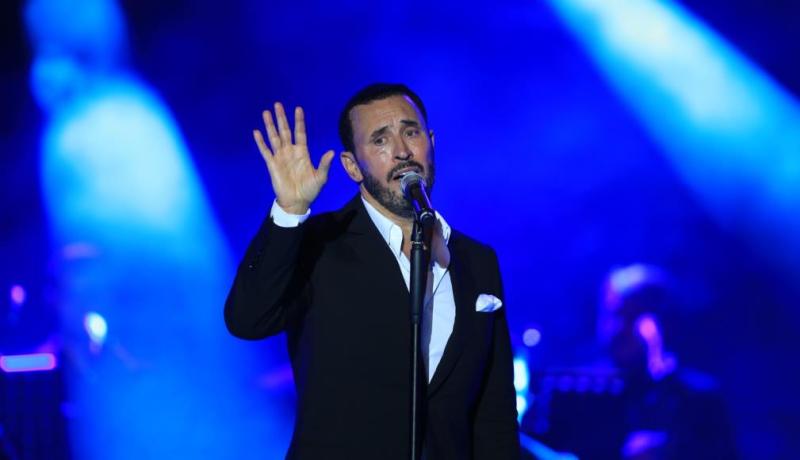 كاظم الساهر يوضح سر غضبه ومغادرته المسرح في حفله بألمانيا