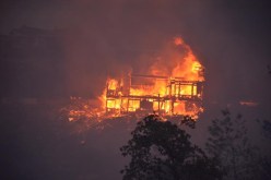 الحرائق تدمر 8400 مبنى في كاليفورنيا