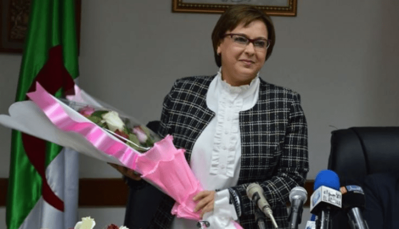 وزيرة التضامن الوطني تكرّم عائلة “بوعكاز” ببرج بوعريريج