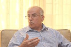 كريم يونس لمنتقديه: “من لديه الحلول للأزمة فليقدمها ولا يأخذ موقف المتفرج”