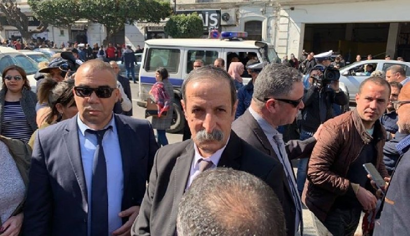 كعوان خلال وقفة الصحفيين.. حرية التعبير حقيقة مرسخة قد يخطأ في ترجمتها البعض