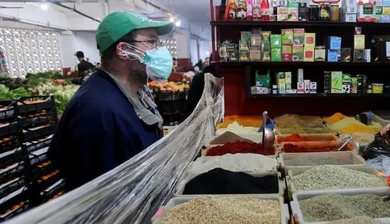 إلزامية ارتداء الكمامات لأصحاب المحلات وزبائنهم بالعاصمة والغلق للمخالفين