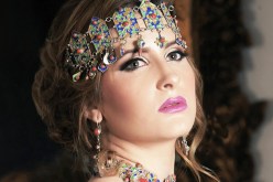 كنزة مرسلي تهدي “عيشي حياتك” لمريضات بالسرطان