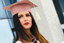 النجمة الجزائرية كنزة مرسلي تتحصل على شهادة الماستر بهذا المعدل