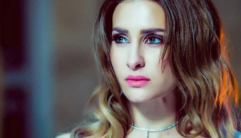 كنزة مرسلي: “الفنان الذي لا يتأثر بأوضاع بلده ليس بفنان”