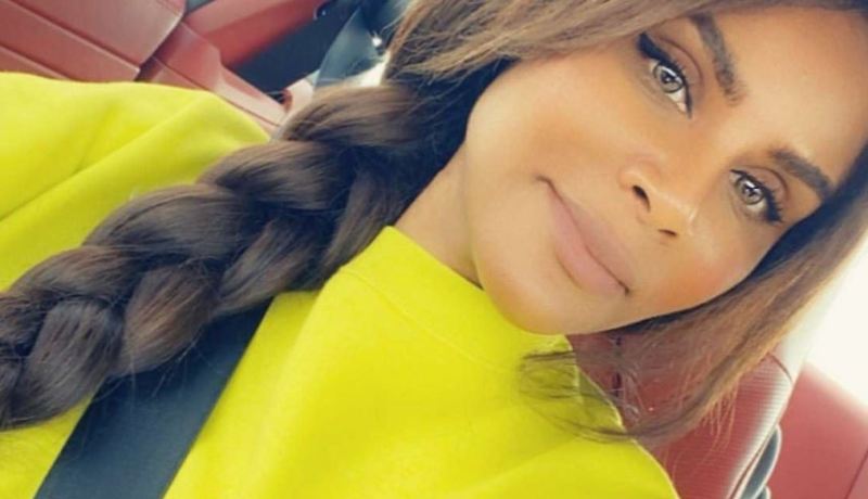 هند البحرينية تعلن شفاءها من كورونا وتغادر المستشفى