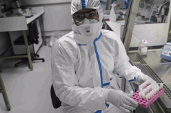 خبراء روس يعملون على لقاح ضد “كورونا” وسط تردد صيني