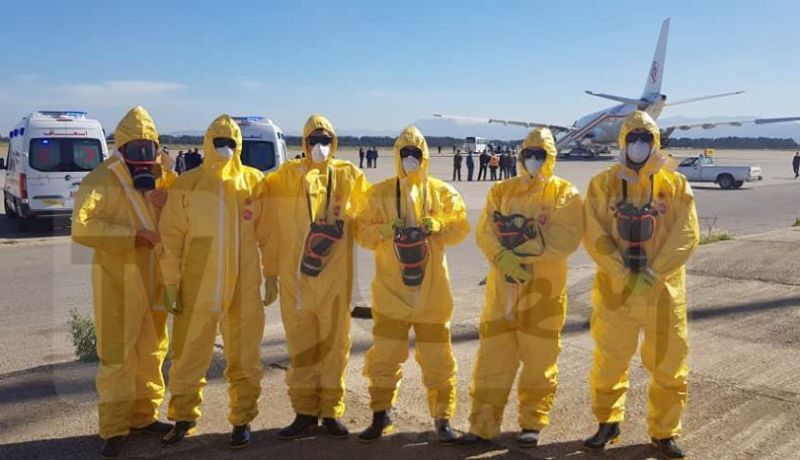 “كومندوس أصفر” لتنظيف طائرة الجوية الجزائرية من فيروس كورونا القاتل