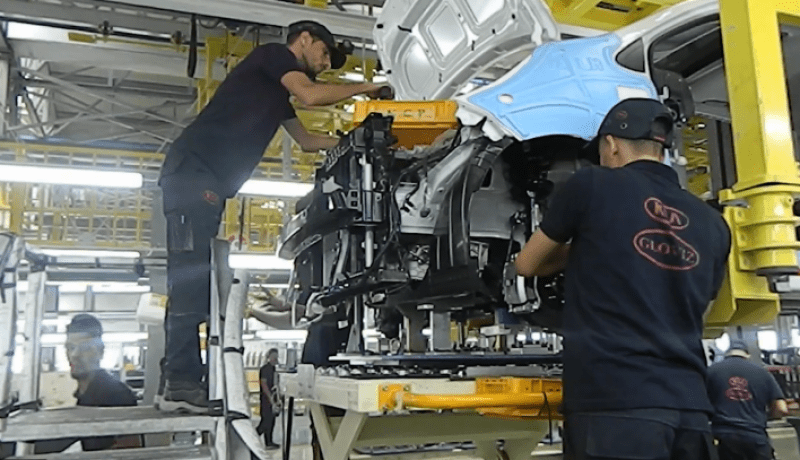 “كيا” تعلن تعليق نشاطها بمصنع باتنة