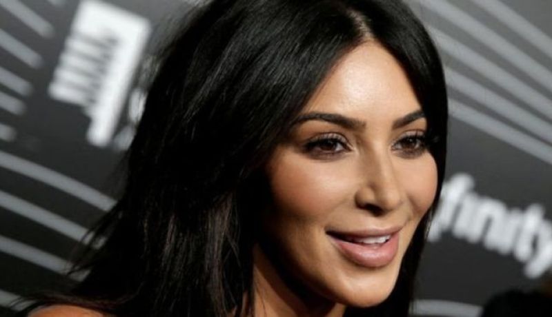 “كيم كارديشيان” تكشف عن جنس مولودها الثالث