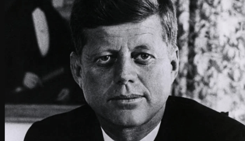 جون كينيدي أول رئيس أمريكي دعم إستقلال الجزائر