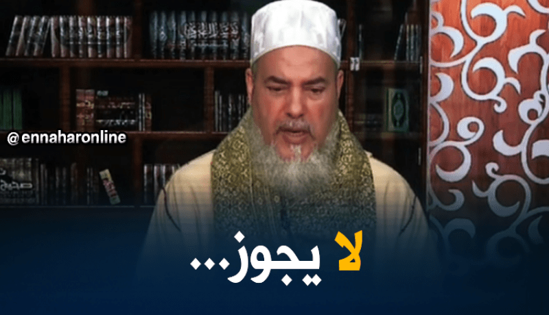 انصحوني/”هل يجوز كتابة القرآن على شواهد القبور”