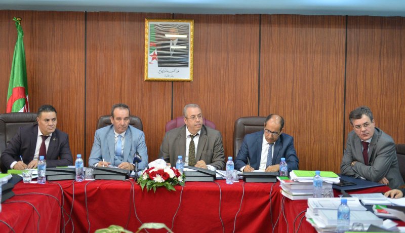 لجنة المالية تستضيف ممثلي شركات الأجهزة الالكترونية والتأمينات