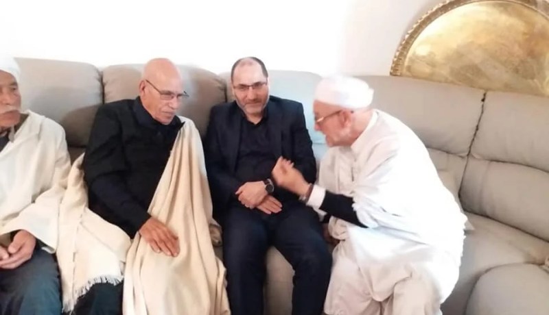 بالصور.. مقري يزور المجاهد لخضر بورقعة في منزله