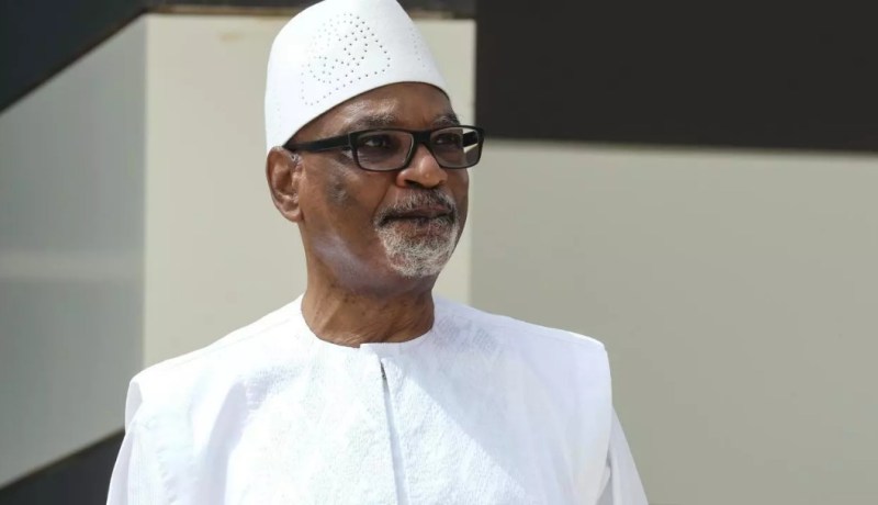 رئيس مالي يستقيل من مكان اعتقاله ويعلن حلّ البرلمان والحكومة