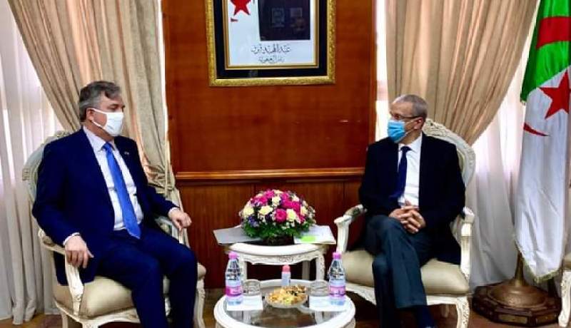 وزير التعليم العالي يناقش مجالات التعاون مع السفير الأمريكي